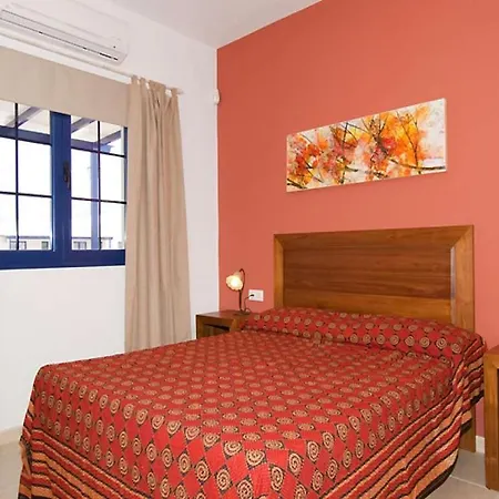 Playa Blanca Sleeps 6 Pool Wifi