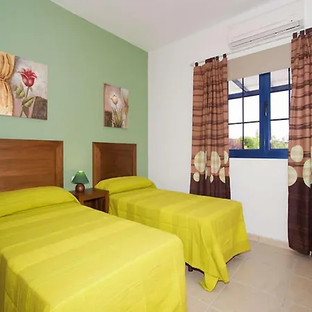 Playa Blanca Sleeps 6 Pool Wifi *